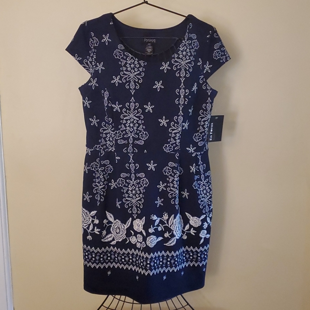 En Focus Petite Dress 14P Embroidered